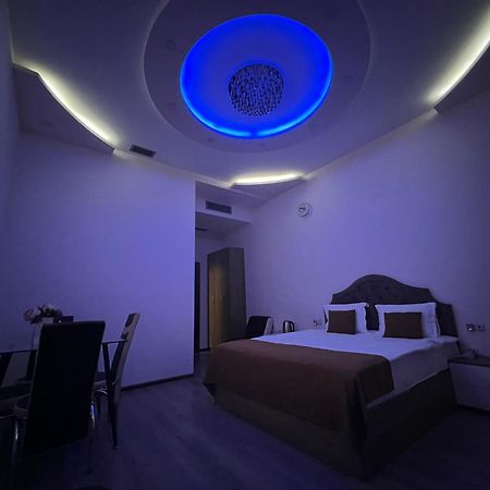 Hotel Fleur Jerevan Exteriör bild